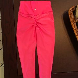 Peachee Collection High Rise Scrunch Leggings